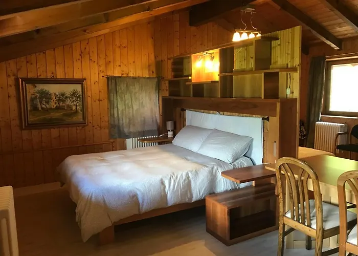 Casa Del Viandante And Bed and Breakfast