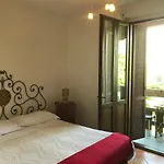 Casa Del Viandante And *